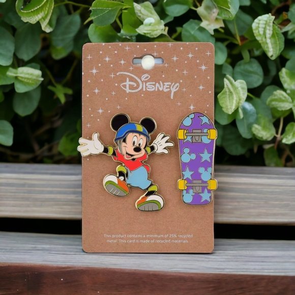 Disney Mickey Mouse Skateboarding Enamel Pin Set - Picture 1 of 5